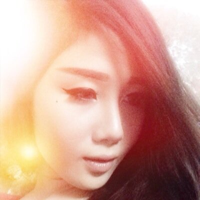 Profile Picture of Vi Pham (@vipham2311) on Twitter