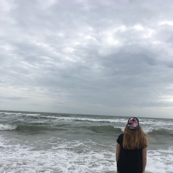 Profile Picture of Abbie Milford (@abbiem_) on Poshmark