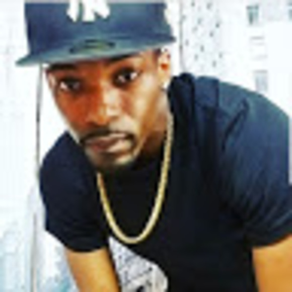 Profile Picture of Allen Waymon (@allenwaymon) on Poshmark