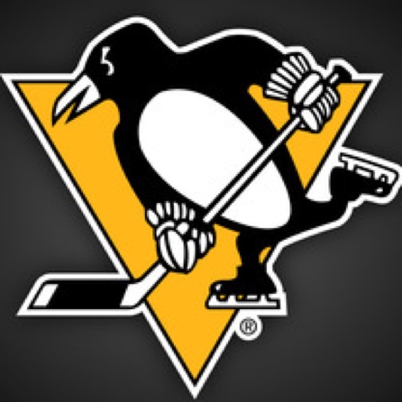 Profile Picture of Gabby Geyer (@gmg5678) on Poshmark