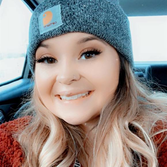 Profile Picture of Morgan l Pryor (@morganpryor12) on Poshmark