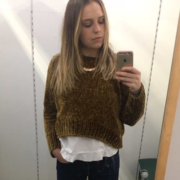 Profile Picture of Tess Fischer (@tessfischer) on Poshmark