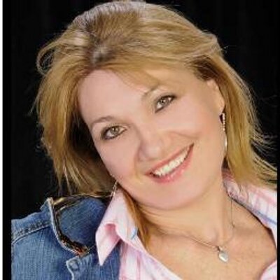 Profile Picture of Julia Beal (@juliabeal5) on Twitter
