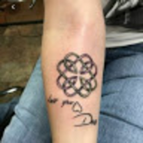 Profile Picture of Lea Jones (@leajones029) on Poshmark