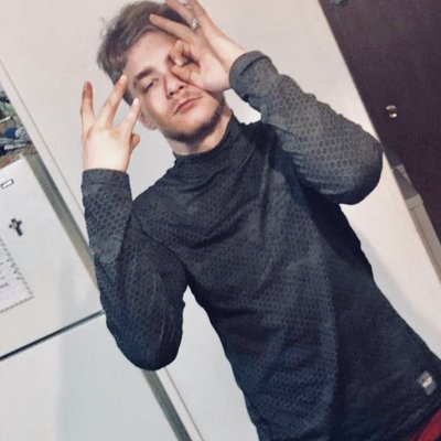 Profile Picture of Tyler Boggess (@CarlosSanta423) on Twitter