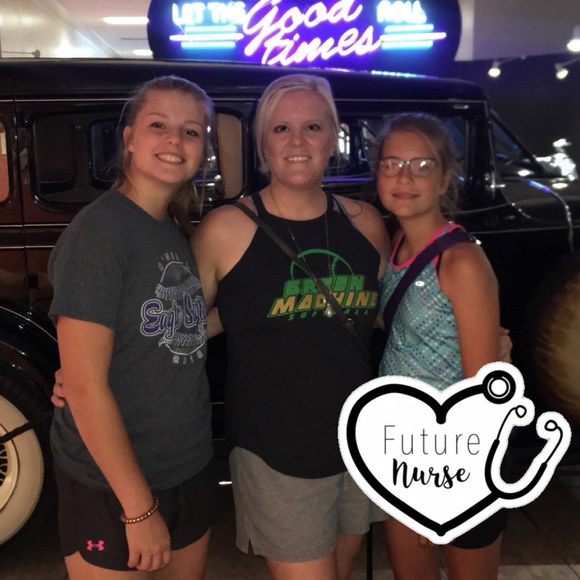 Profile Picture of Tarra Janzing (@tarra1219) on Poshmark