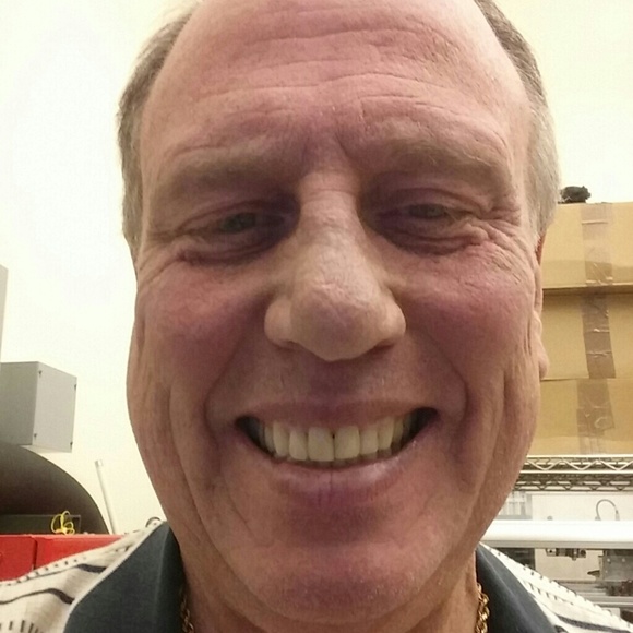 Profile Picture of Steve Pipesh (@spioesh) on Poshmark