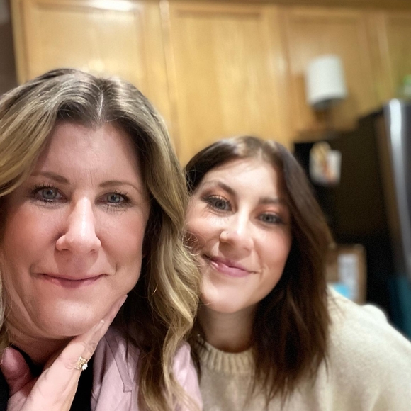 Profile Picture of Kris Pakkala (@kpakkala) on Poshmark