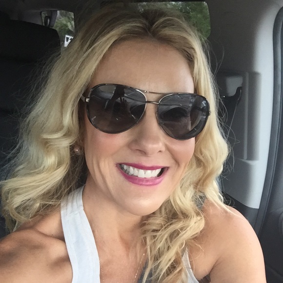 Profile Picture of Sarah Kovach (@sarahg_10) on Poshmark