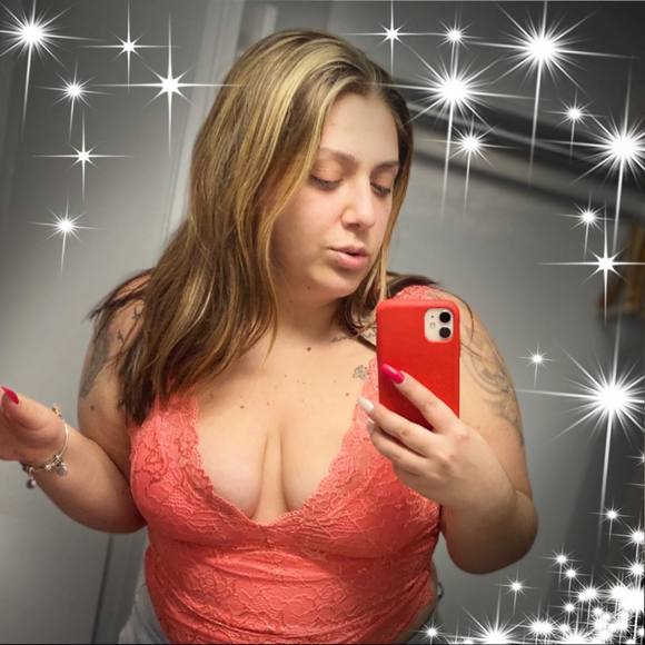 Profile Picture of Natasha Misoyianis (@tashh0518) on Poshmark