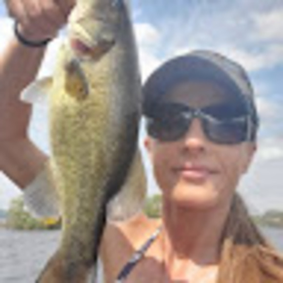 Profile Picture of Jen Hammes (@jenhammes7) on Poshmark