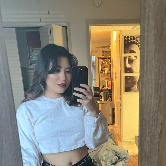 Profile Picture of Minha Kim (@minhakim26) on Poshmark