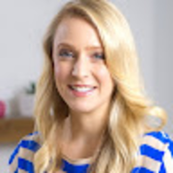 Profile Picture of Elissa Kerpen (@ekerpen) on Poshmark