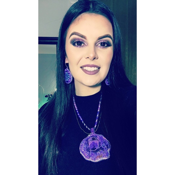 Profile Picture of Cheyenne Andrews (@cheyennerosea) on Poshmark