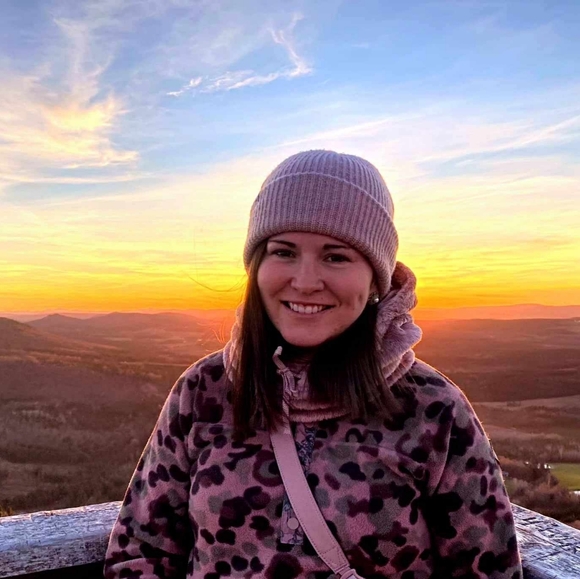 Profile Picture of Caroline Mosimann (@mozimann) on Poshmark