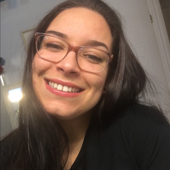 Profile Picture of Gabrielle Bernier (@gaby_bernier) on Poshmark