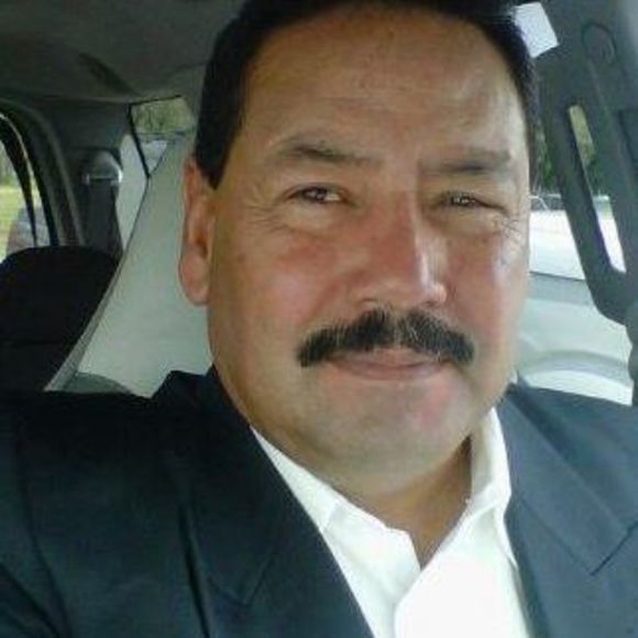 Profile Picture of Jesse Martinez (@jessgives) on Poshmark