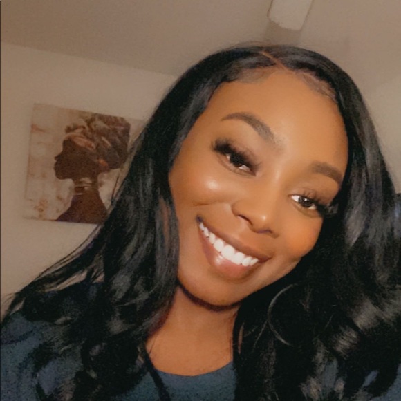 Profile Picture of Courtney Murphy (@sallyzleading) on Poshmark