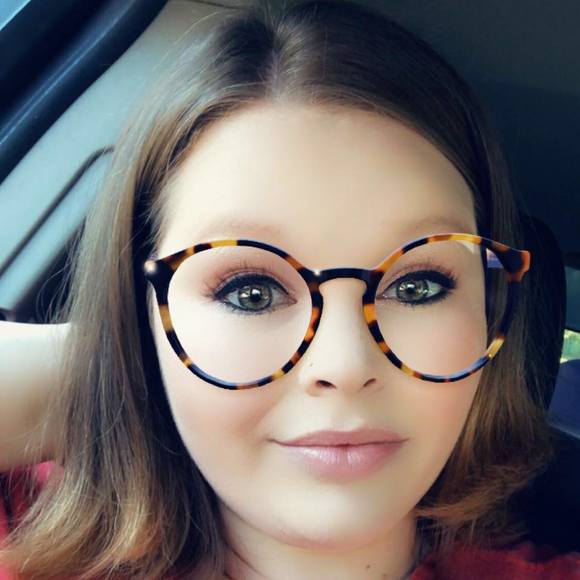 Profile Picture of Sarah Benning (@sarahandken91) on Poshmark