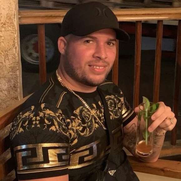 Profile Picture of Azdrelys Croffet leal (@azcroffet) on Poshmark