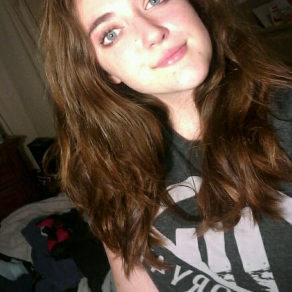 Profile Picture of Savannah Croussore (@athenaastara) on Poshmark