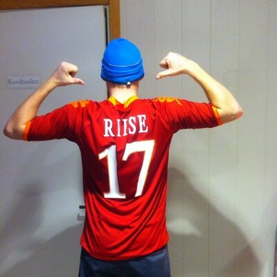 Profile Picture of Sam Lindquist (@sammelind) on Twitter