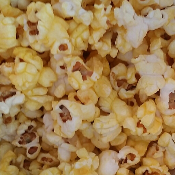 Profile Picture of Ayun Chong (@ayunkw1) on Poshmark