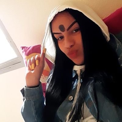 Profile Picture of Júlia Flores🇦🇹🙋🏻‍♀️ (@JuliaFRoussel) on Twitter