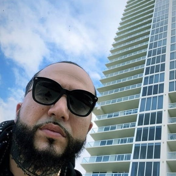 Profile Picture of Joel Romero (@joelromero2406) on Poshmark