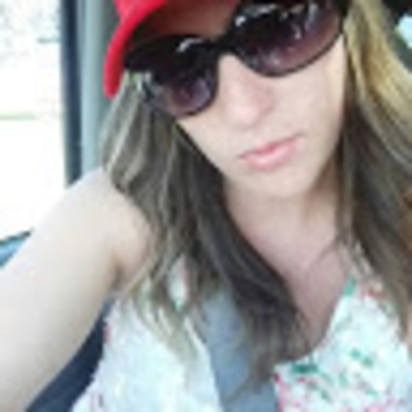 Profile Picture of Jamie Campbell (@jcampbell8279) on Poshmark