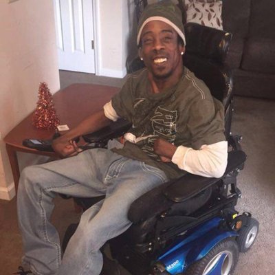 Profile Picture of Charles Burris (@MrCb20) on Twitter