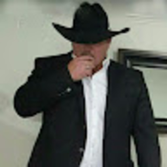 Profile Picture of Michael Urango (@mikeurango) on Poshmark