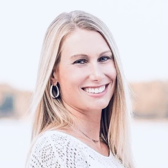 Profile Picture of Christy Chisholm (@christychish541) on Poshmark