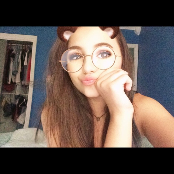 Profile Picture of Hailey Coffey (@haileycoffey) on Poshmark