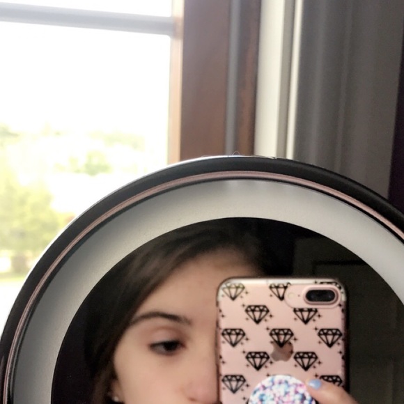 Profile Picture of Juliana Shatzer (@julianashatzer) on Poshmark