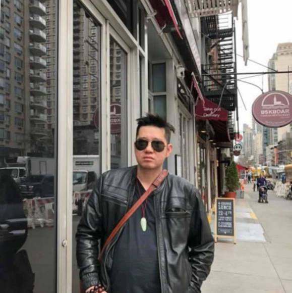 Profile Picture of Yi rong Li (@283grand0708) on Poshmark