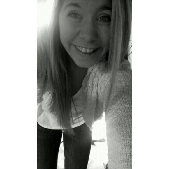 Profile Picture of Rebecca Dobransky (@lilbeckss) on Poshmark