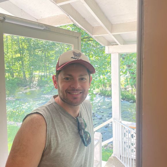 Profile Picture of Daveed Buzaglo (@buzaglod) on Poshmark