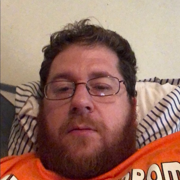Profile Picture of Chris Bissinger (@cbiss1979) on Poshmark
