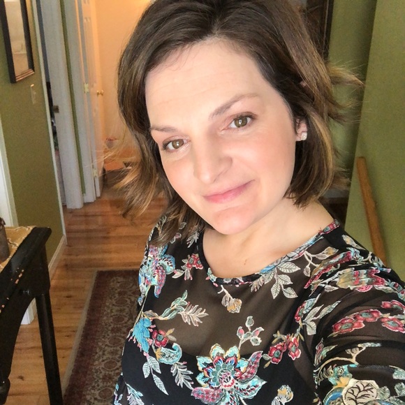 Profile Picture of Candice Melanson (@itsmecandie) on Poshmark