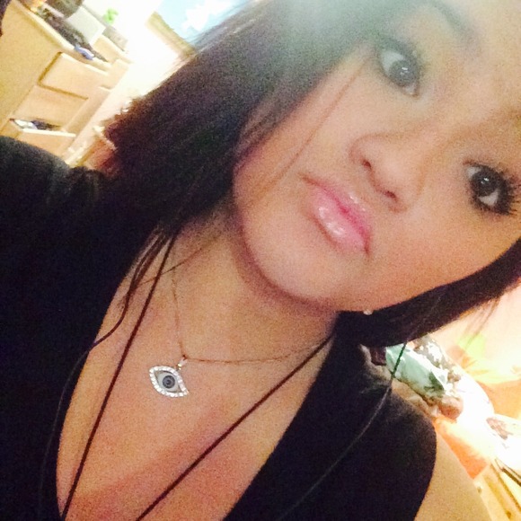 Profile Picture of Salma Harfouche (@salma_harfouche) on Poshmark