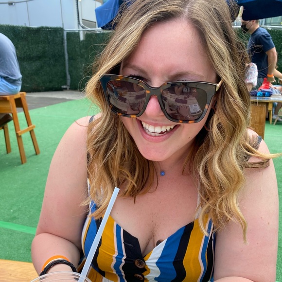 Profile Picture of Kara Heatherton (@karaheatherton) on Poshmark