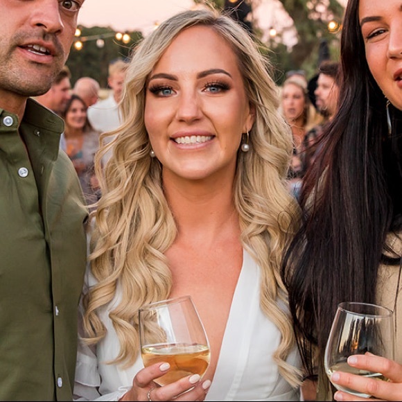 Kelly Tomsons - Poshmark Profile Picture of Kelly Tomsons (@kellytomsons) on Poshmark