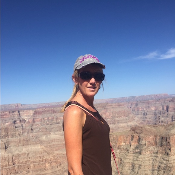 Profile Picture of Cindy Piper (@cindy5760) on Poshmark