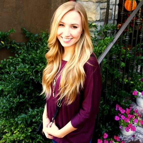 Profile Picture of Stephanie Degenhardt (gieseker) (@stephaniegiese) on Poshmark
