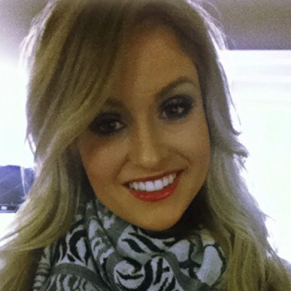 Profile Picture of Justine Yarbrough (@jyarbrough5) on Poshmark