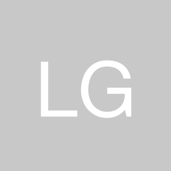 Profile Picture of Liz Gianaris (@gianaris6) on Poshmark