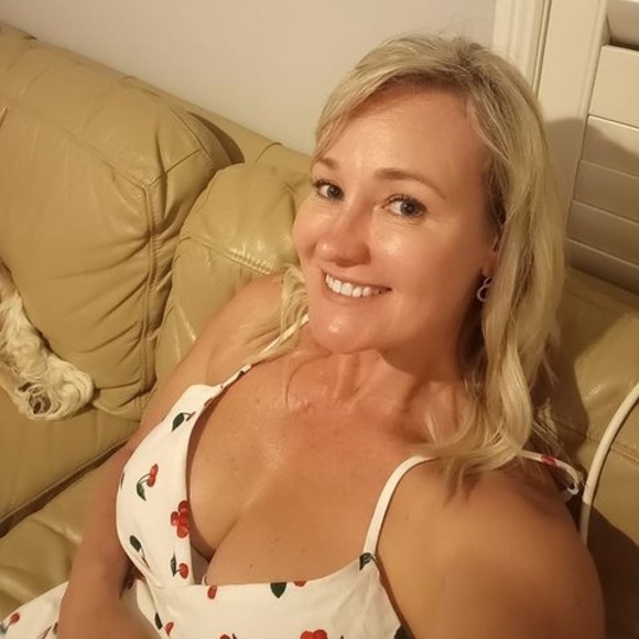 Profile Picture of Wendy Anstiss (@wduke74) on Poshmark
