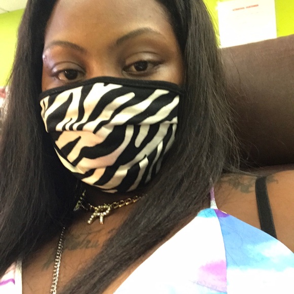 Profile Picture of Tonya Baldwin (@reneeb11) on Poshmark
