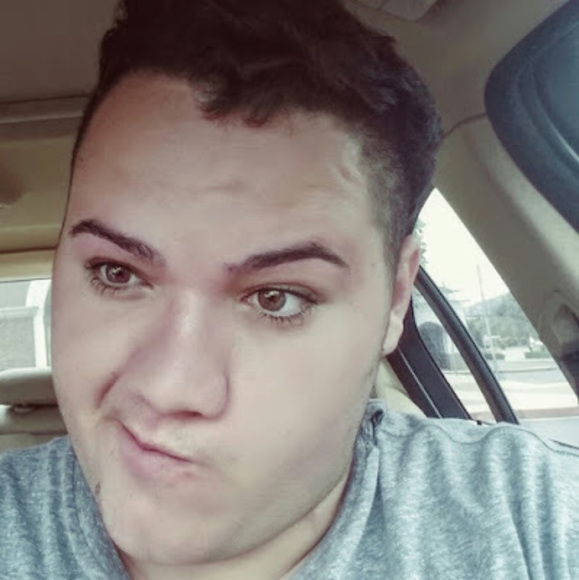 Profile Picture of Notability - austin gieselman - (@aegieselman) on Poshmark